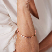 Load image into Gallery viewer, Najo Simplicity Bangle (64mm)