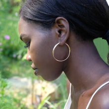 Load image into Gallery viewer, Najo Vespa Hoop Earring