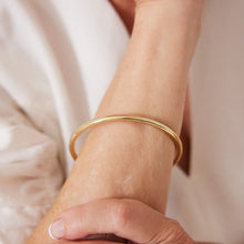 Load image into Gallery viewer, Najo Simplicity Bangle (64mm)