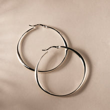 Load image into Gallery viewer, Najo Vespa Hoop Earring