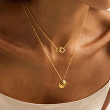 Load image into Gallery viewer, Embrace Necklace