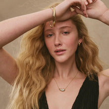 Load image into Gallery viewer, La Muse Huggie Earrings