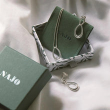 Load image into Gallery viewer, Vivante Pendant
