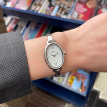 Load image into Gallery viewer, L'Ovale Watch