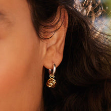 Load image into Gallery viewer, Najo Nest Huggie Earring
