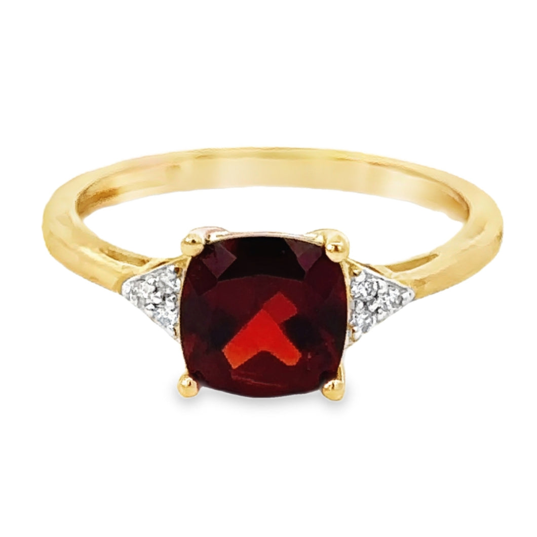 9CT Garnet and Diamond Ring