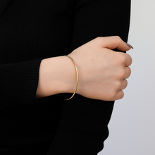 Load image into Gallery viewer, 9ct Yellow Gold Silver Filled Golf Bangle (65mm)
