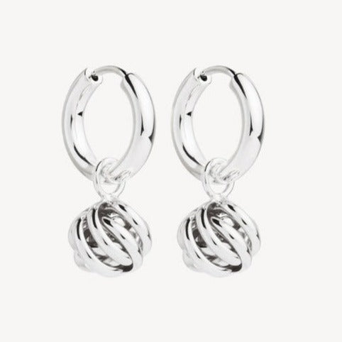 Najo Nest Huggie Earring