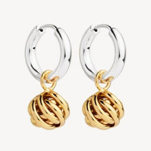 Load image into Gallery viewer, Najo Nest Huggie Earring
