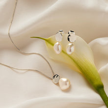 Load image into Gallery viewer, Najo Renaissance Pearl Necklace
