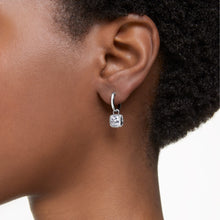 Load image into Gallery viewer, Swarovski Chroma Drop Earrings
