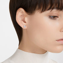 Load image into Gallery viewer, Stilla Stud Earrings
