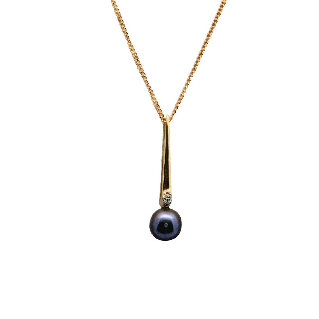 9CT YELLOW GOLD BLACK PEARL & DIAMOND NECKLACE