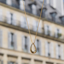 Load image into Gallery viewer, Vivante Pendant

