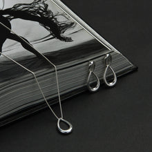Load image into Gallery viewer, Vivante Pendant
