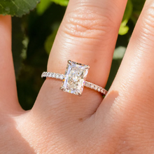Load image into Gallery viewer, 9ct Yellow Gold 1.75ct Diamond Ring
