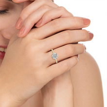 Load image into Gallery viewer, 9ct Yellow Gold 1.75ct  Round Claw Ring
