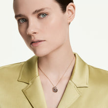 Load image into Gallery viewer, Swarovski Swan pendant
