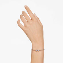 Load image into Gallery viewer, Mesmera Bangle
