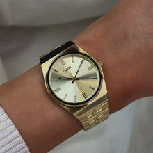 Load and play video in Gallery viewer, Retro 70&#39;s Watch
