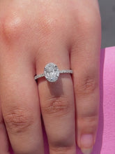 Load and play video in Gallery viewer, 18CT White Gold 1.42ct Diamond Ring
