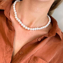 Load image into Gallery viewer, Cyra Pearl Necklace
