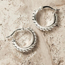 Load image into Gallery viewer, Chia Hoop Earrings
