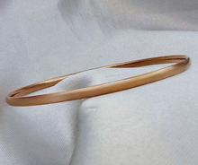 Load image into Gallery viewer, 9ct Rose Gold Silver Filled Bangle
