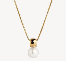 Load image into Gallery viewer, Najo Gold Tone &#39;Idyll&#39; Pearl Necklace
