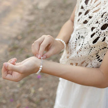 Load image into Gallery viewer, Violet Freshwater Pearl Bracelet
