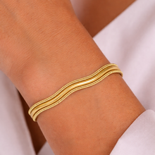 Load image into Gallery viewer, 9CT Yellow Gold Silver Filled Wave Twist Bangle
