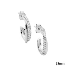 Load image into Gallery viewer, Oval Hoop Earrings
