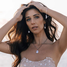 Load image into Gallery viewer, Regal Links Bracelet
