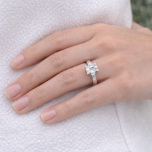 Load image into Gallery viewer, Platinum Vyla Ring
