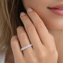 Load image into Gallery viewer, Platinum 1.00CT Diamond Band
