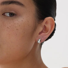 Load image into Gallery viewer, Liora Stud Earring
