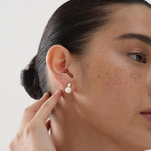 Load image into Gallery viewer, Button Pearl Stud Earrings
