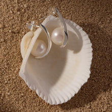 Load image into Gallery viewer, Mariselle Pearl Earrings
