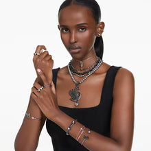 Load image into Gallery viewer, Swan Bangle
