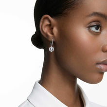 Load image into Gallery viewer, Swarovski Una Drop Earrings
